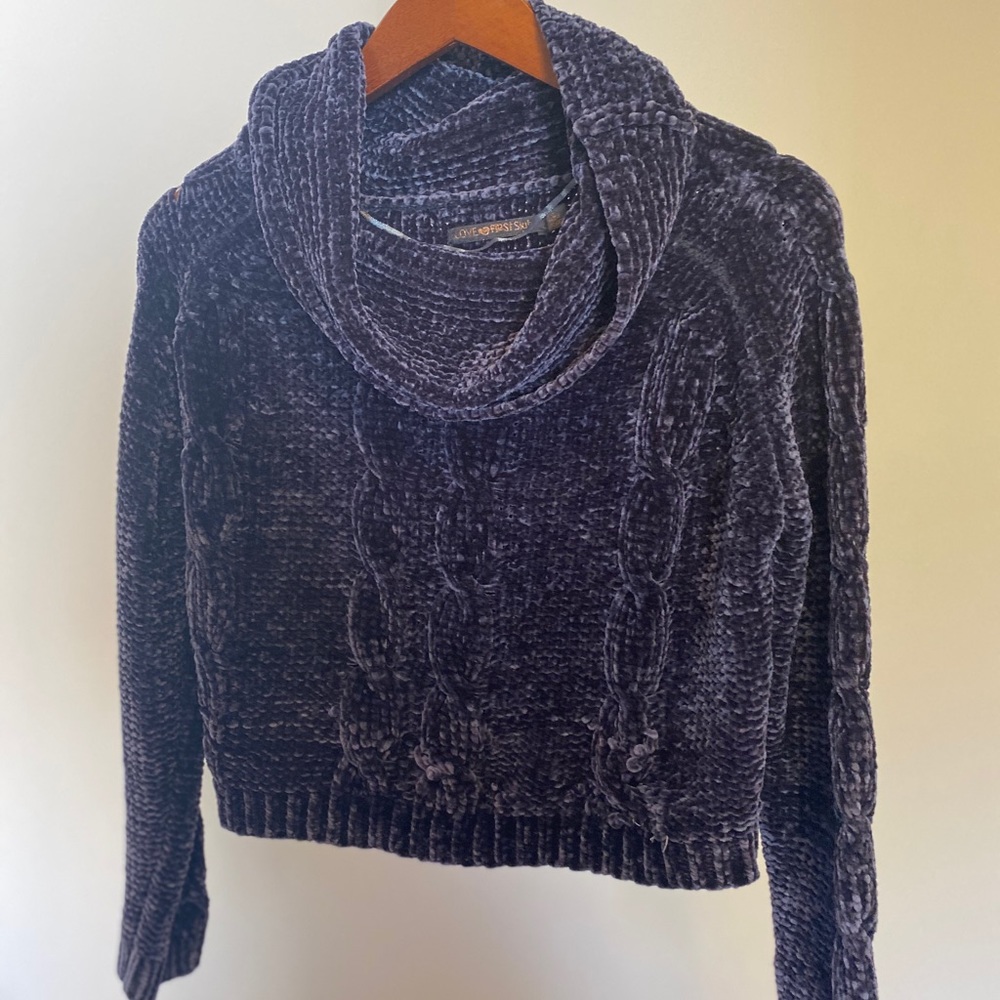 Love at First Sight Cropped Sweater sz S